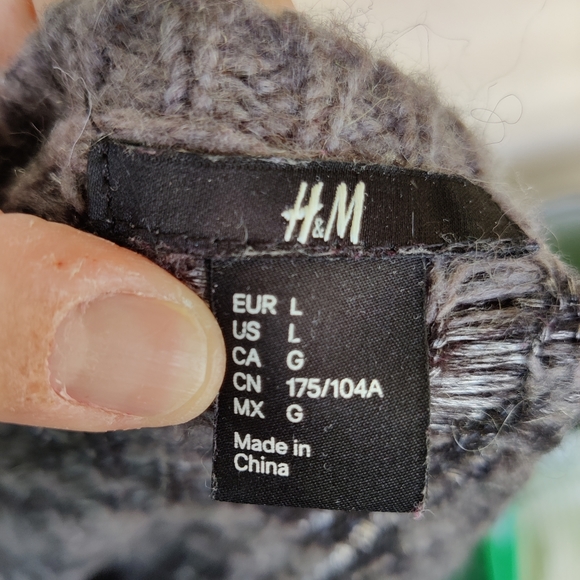 🤩BOGO FREE🤩 H & M Gray & Black Leopard Cheetah Print Cardigan - Picture 7 of 7